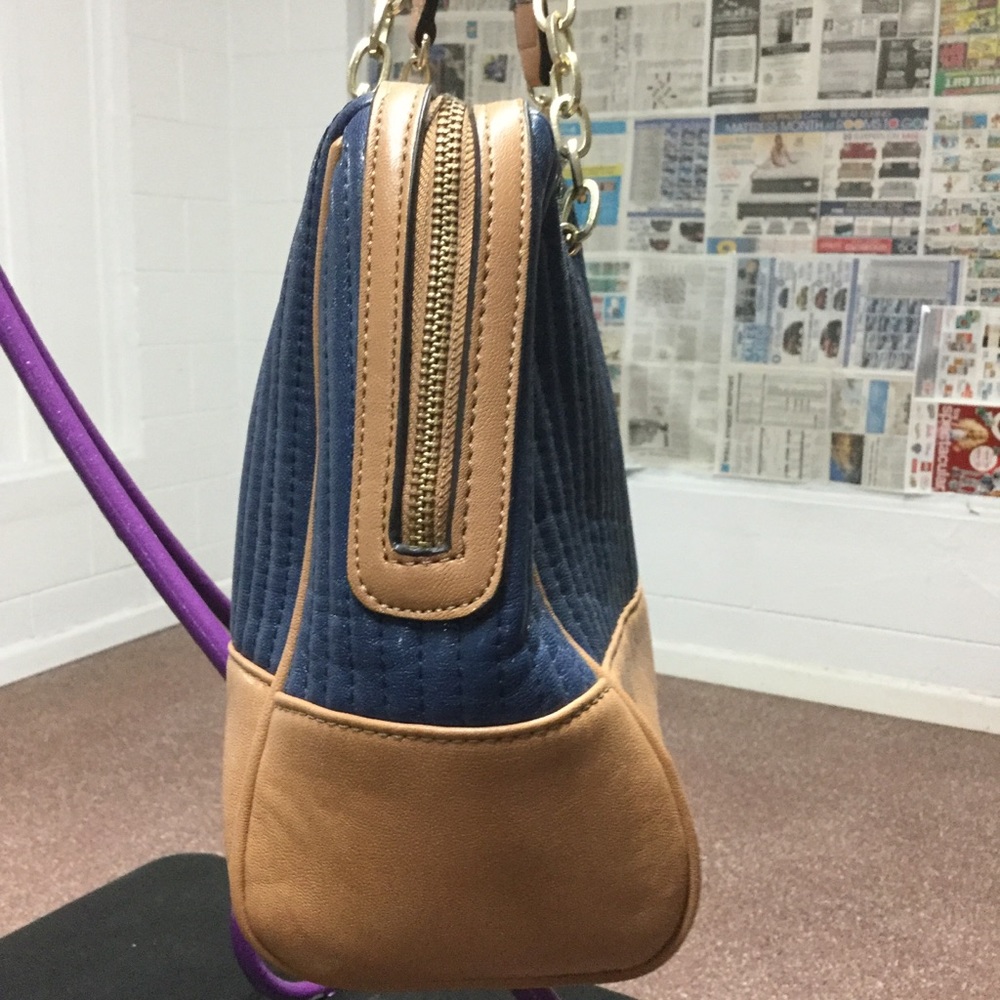 Anne Klein - Picture 3 of 8